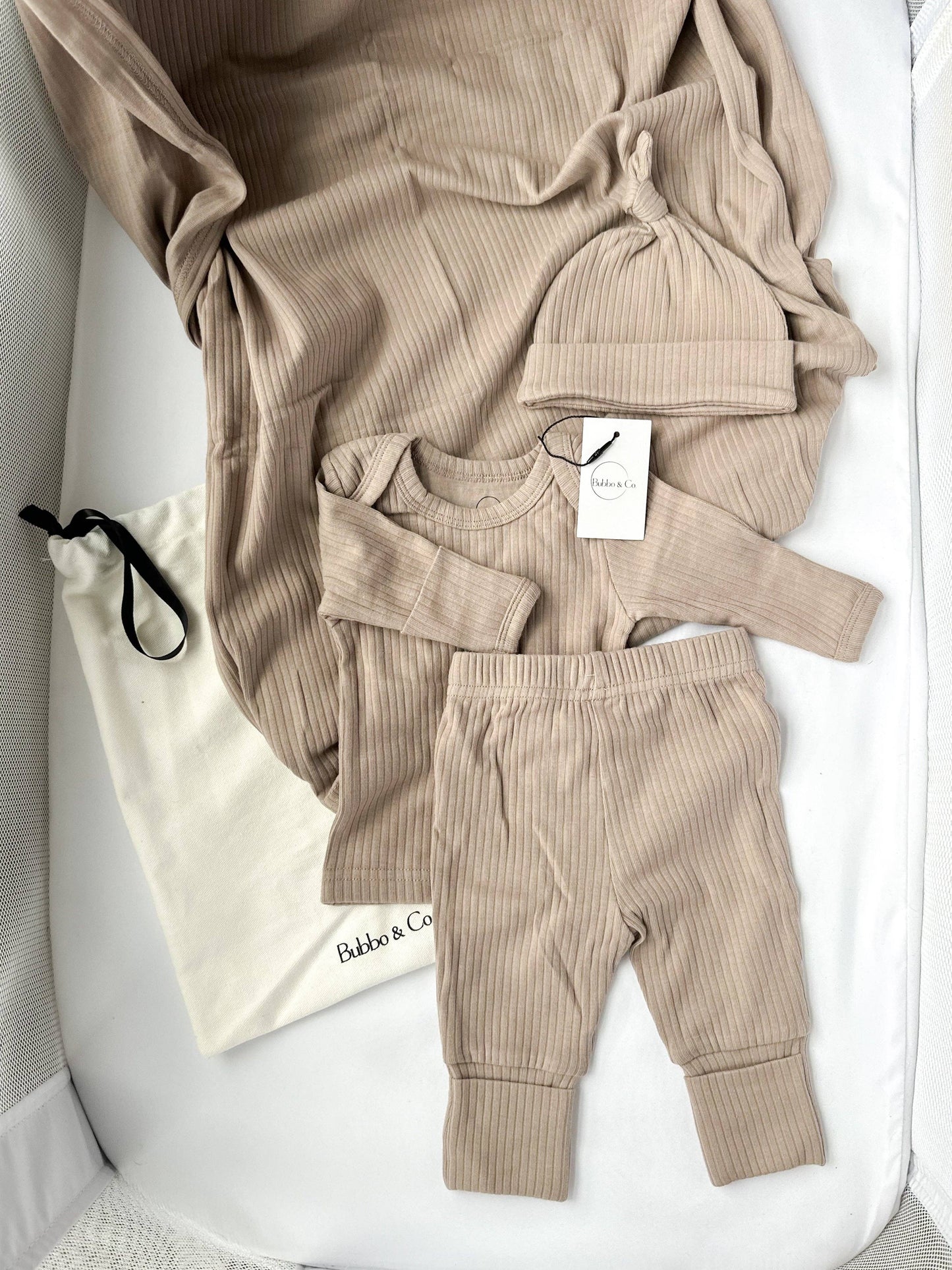 Geboortepakje beige